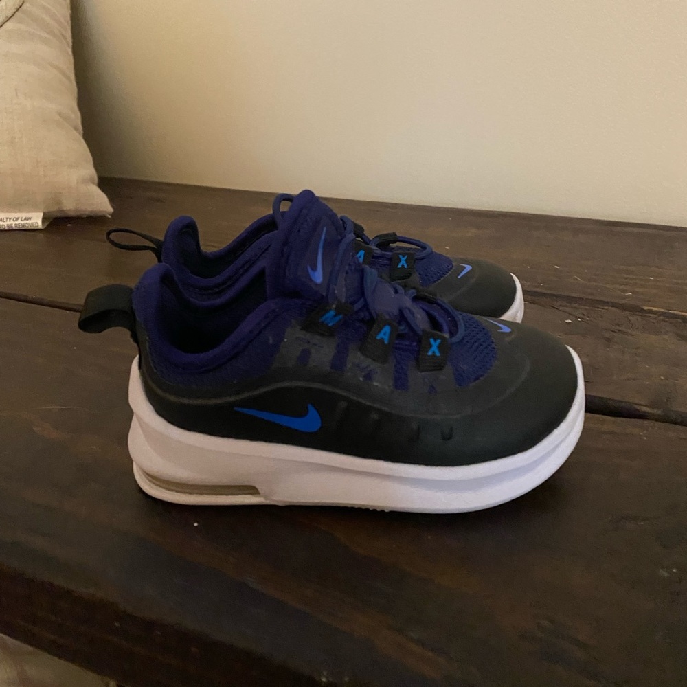 size 5 toddler boy Nike air Max